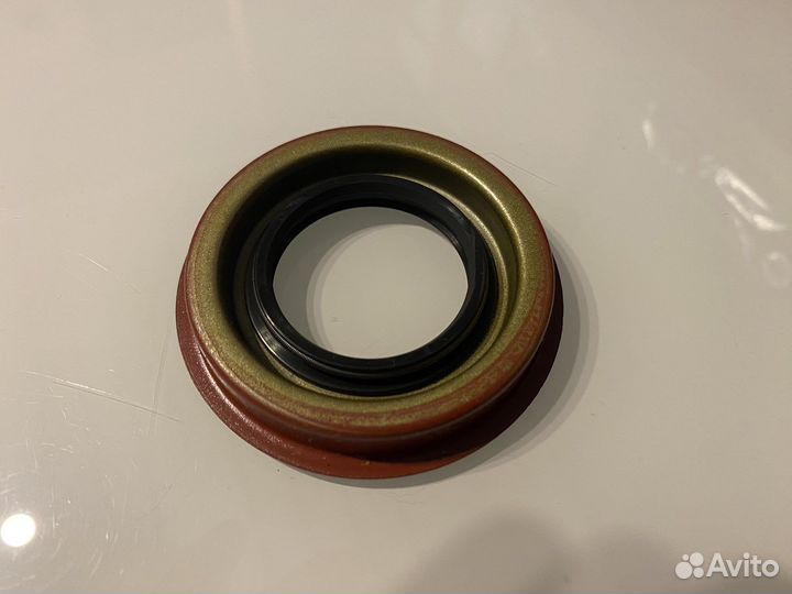 Сальник моста GM 1971-2007 7,5