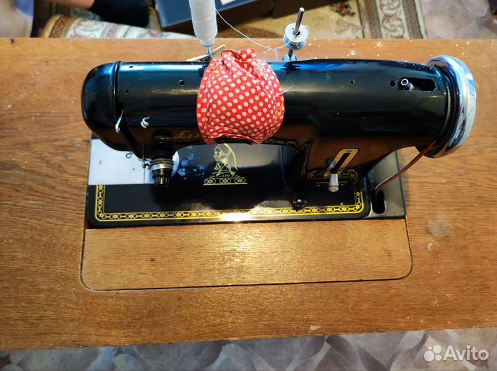 Швейная машина lucznik