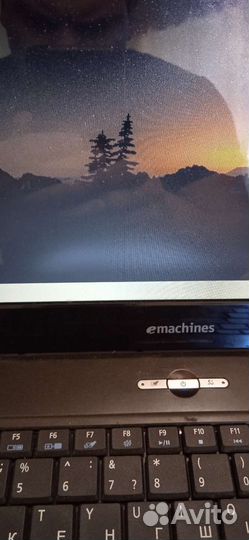 Ноутбук EMachines 725