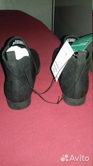 Новые- Полуботинки на девочку