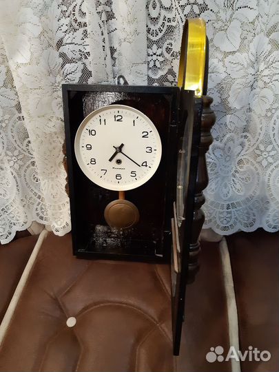 Часы настенные СССР янтарь