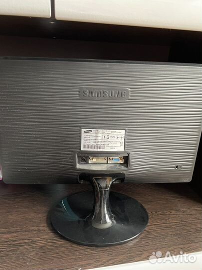 Монитор Samsung