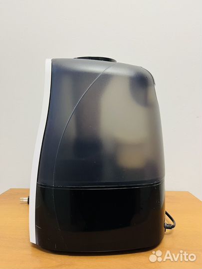 Увлажнитель воздуха Boneco Air-o-Swiss U650