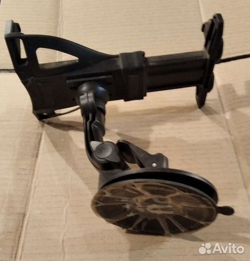 Держатель для планшета в машину