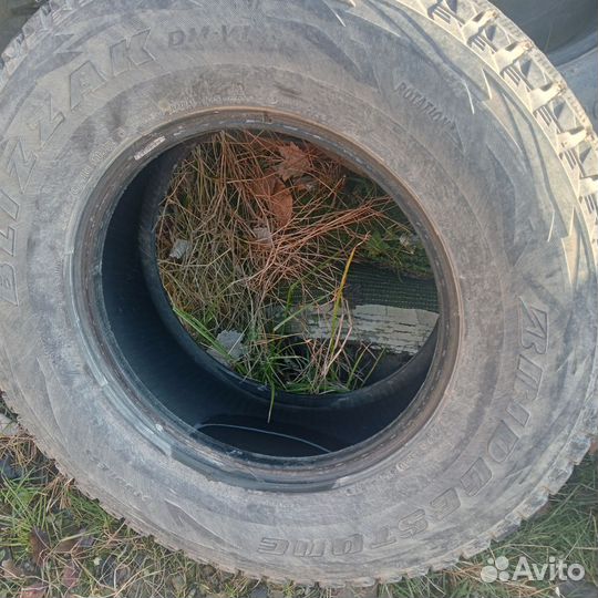 Bridgestone Blizzak DM-V1 265/70 R16 30H