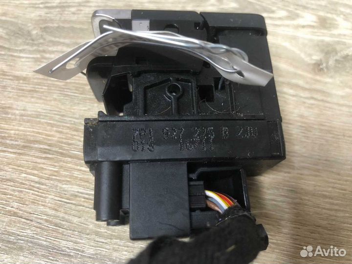 Кнопка салона Volkswagen Touareg 2 7P 7P1927225B