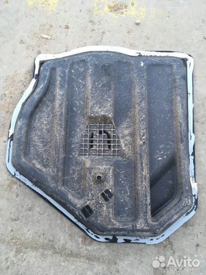 Поддон для запасного колеса задний Mercedes-Benz