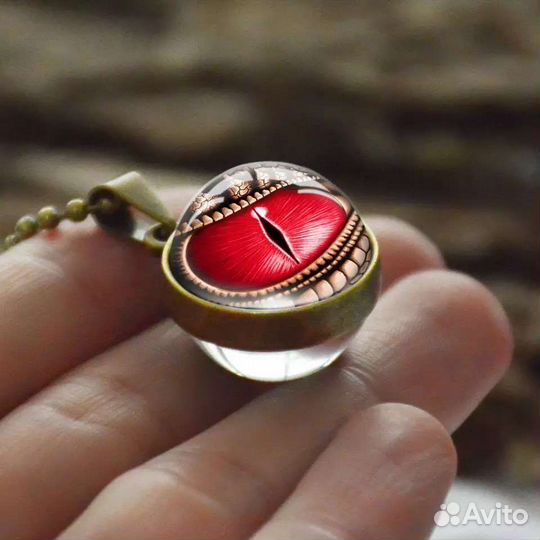 Кулон «глаза Дракона» со стеклянным куполом
