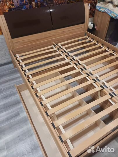 Кровать двухспальная 160 200 без матраса бу