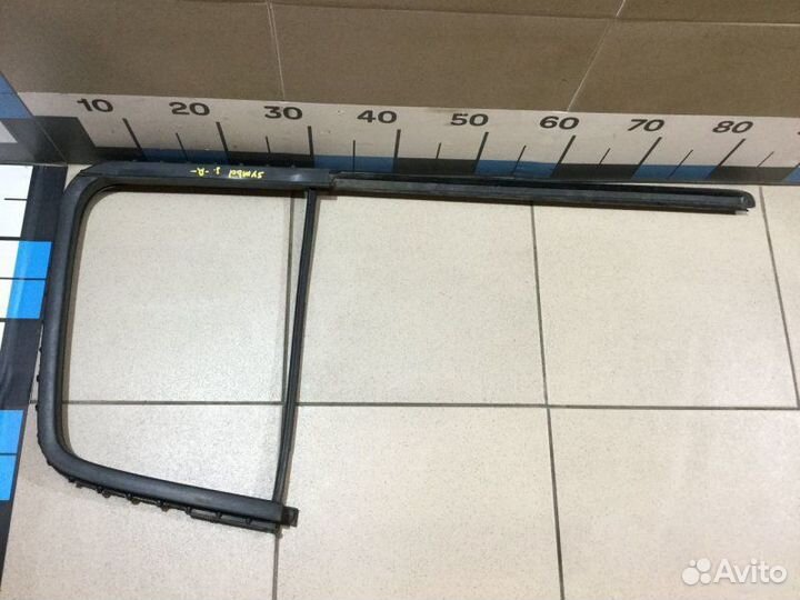 Уплотнитель форточки задней Renault Clio 2