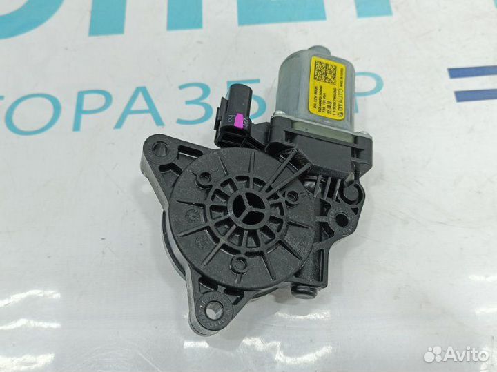 Моторчик стеклоподъемника передний правый Hyundai