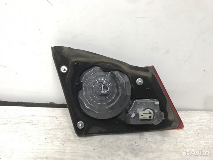 Фонарь внутренний правый Honda Civic 4D 2007