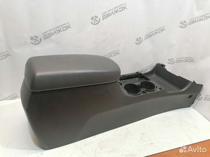 Подлокотник Kia Sorento XM 2.4 G4KE 2012