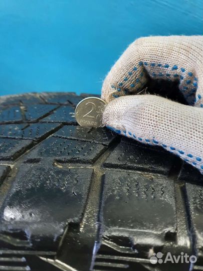 Bridgestone Blizzak DM-V1 235/65 R18