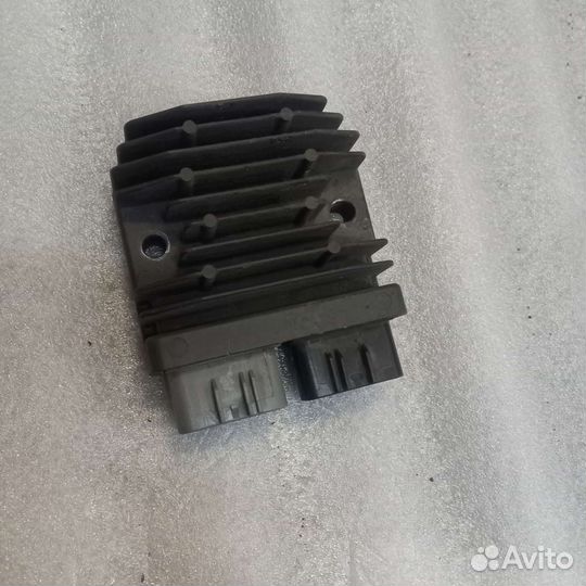 Реле регулятор напряжения Yamaha 1D7-81960-01-00