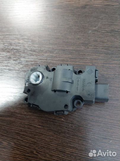 Моторчик заслонки печки Mercedes Gl 500 4Matic 166