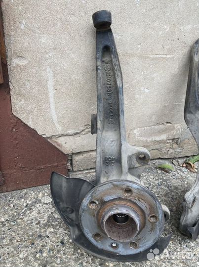 Кулак правый Volkswagen Amarok