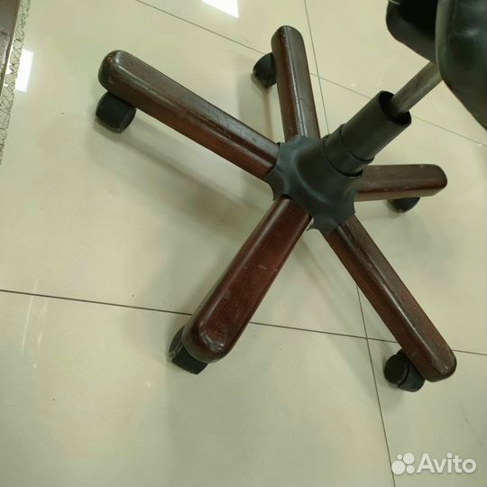 Компьютерное кресло