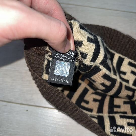 Шапка fendi оригинал