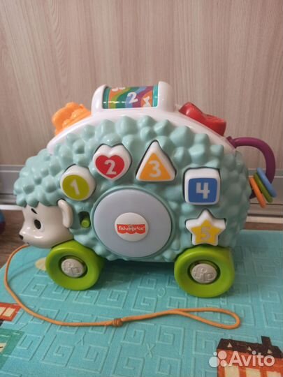 Fisher price развивающие ёжик, ленивец Линкималс