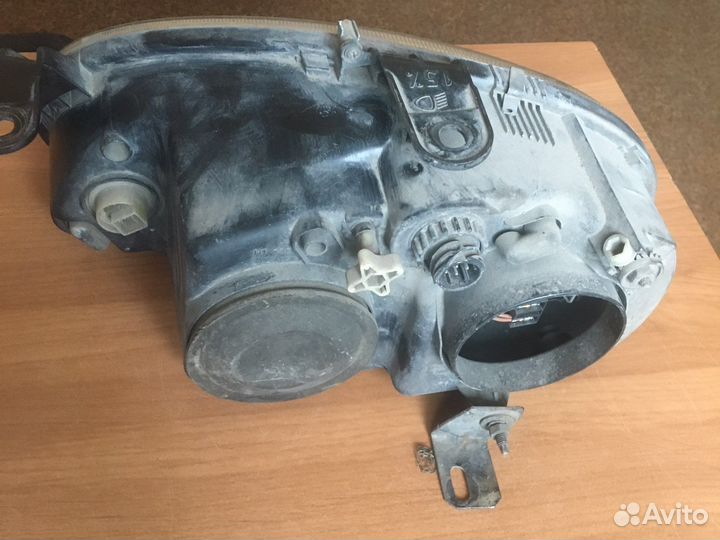 Правая фара Газ Волга 31105