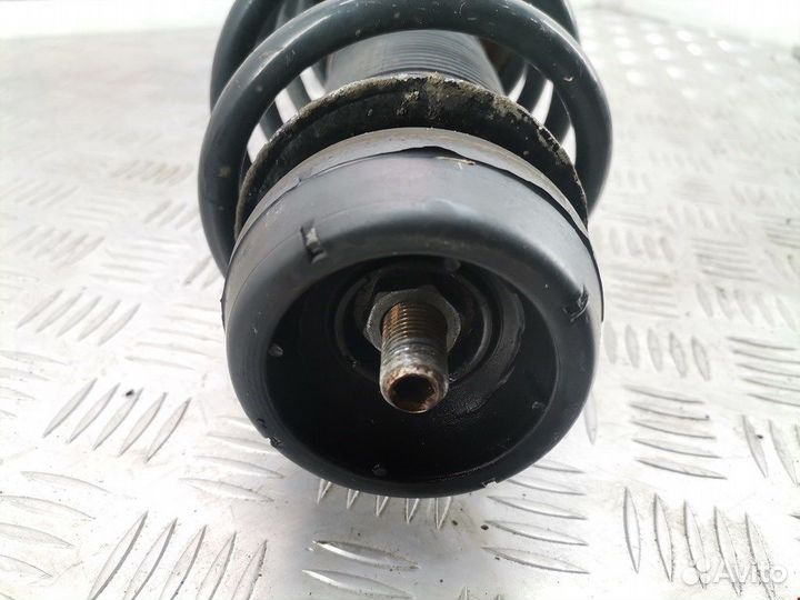 Стойка для Volkswagen Golf 4