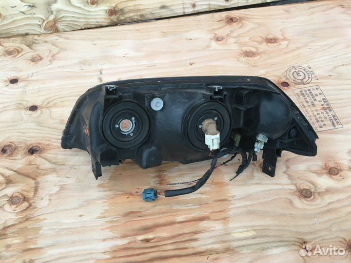 Фара передняя правая Honda Mdx YD1