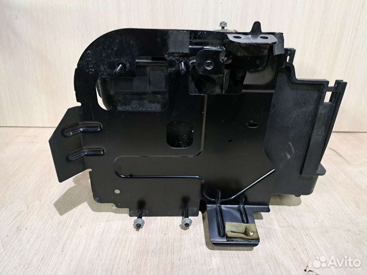 Площадка под аккумулятор форд фиеста мк6 2016г