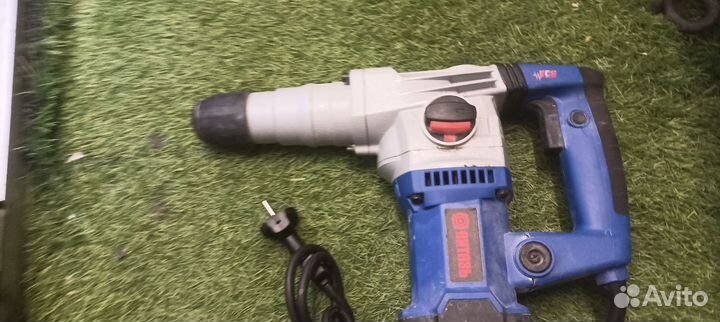 Перфоратор Витязь. вз-1400