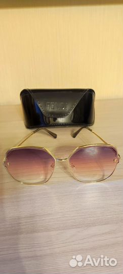 Женские очки Fendi