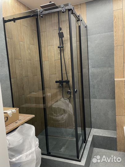 Стеклянная перегородка для душа