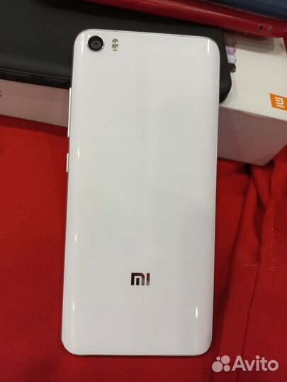 Смартфон Xiaomi Mi 5 3/64