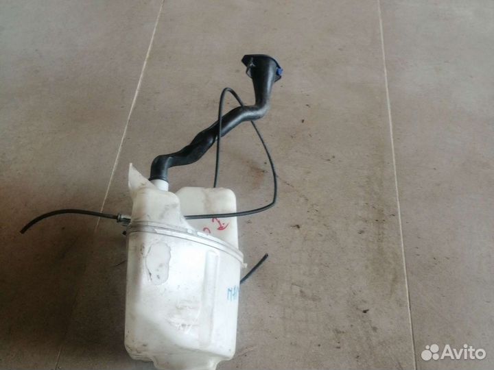 Бачок омивателья на volvo s 60 2