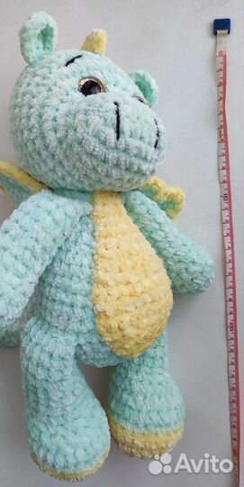 Дракоша вязаный из плюшевой пряжи