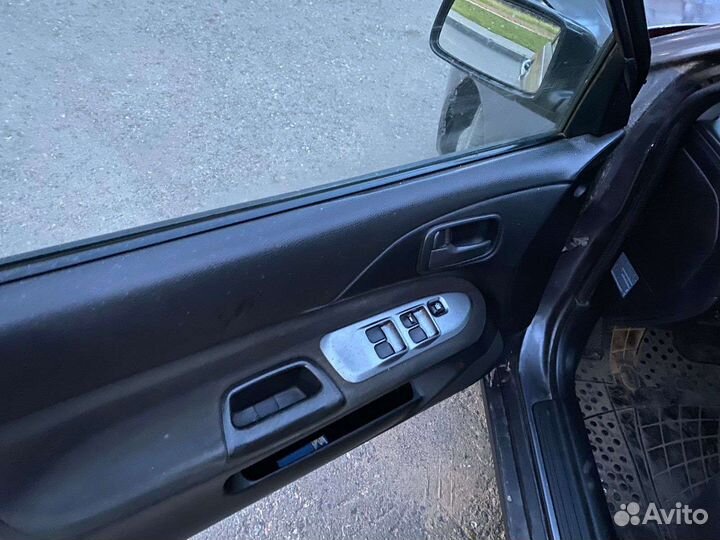 Mitsubishi Lancer 1.6 МТ, 2005, 140 000 км