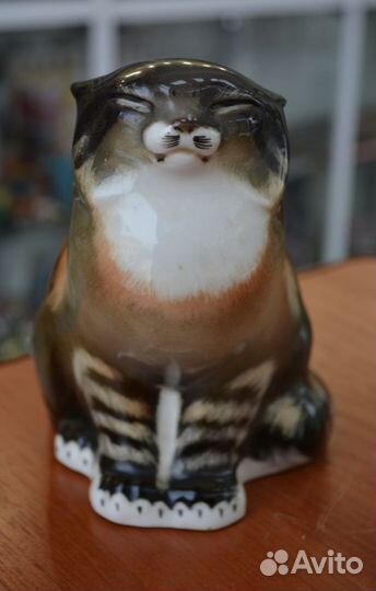 Фарфоровая статуэтка- камышовый кот лфз