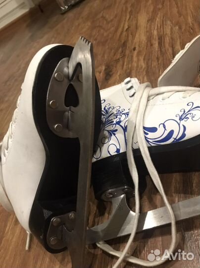 Коньки фигурные для девочки