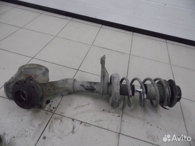 Кулак поворотный передний левый Daewoo Nexia 1995