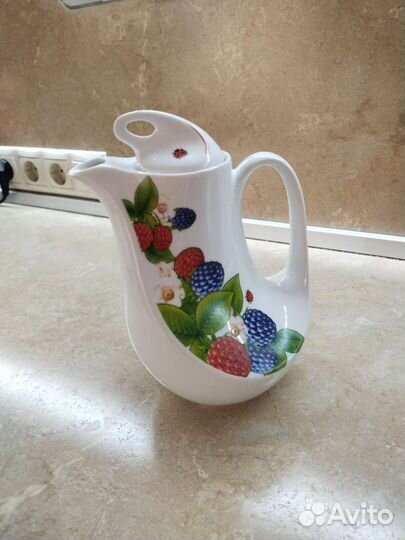 Селедочница. Кувшин. Блюдо