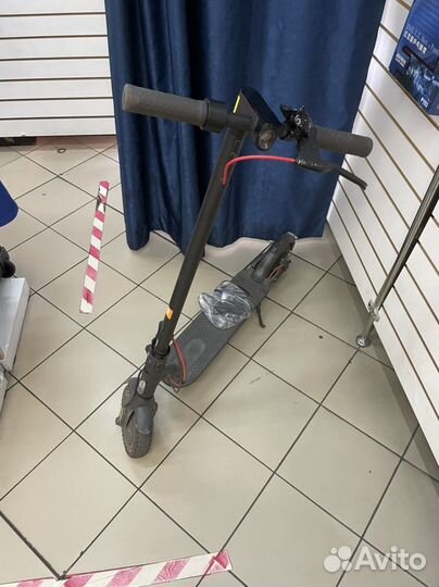 Электросамокат Xiaomi Mi Electric Scooter Pro