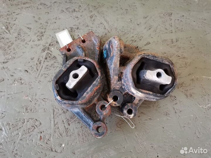 Подушка крепления двигателя