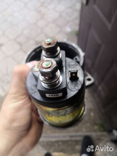 Втягивающее реле стартера старого образца 2108