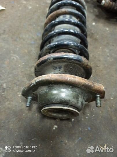 Стойка подвески передняя правая Opel Agila A