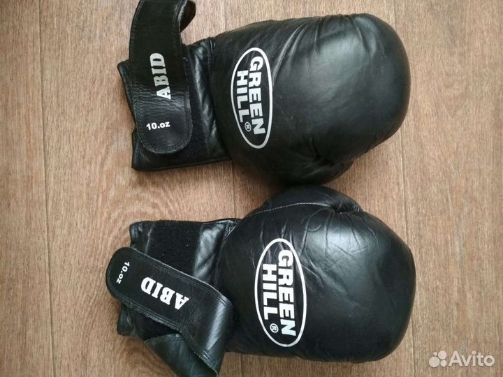Боксерские перчатки