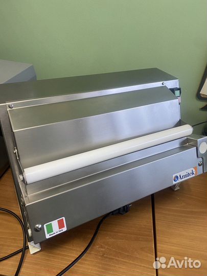 Тестораскаточная машина электрическая