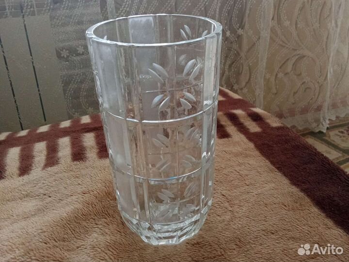 Ваза для цветов хрустальная