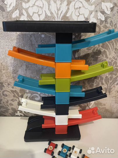 Игрушка рампа с машинками