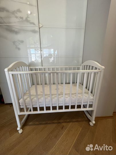 Кроватка детская лель без маятника белая