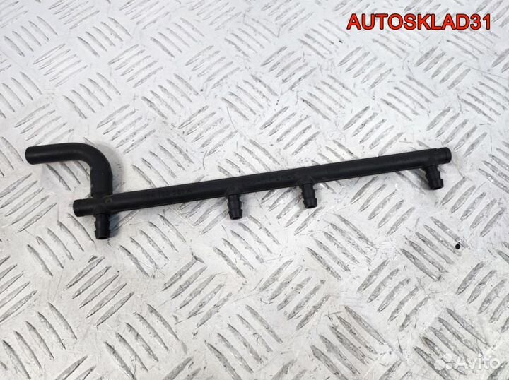 Трубка топливная VW Golf 4 2,0 AZJ 06A133581A