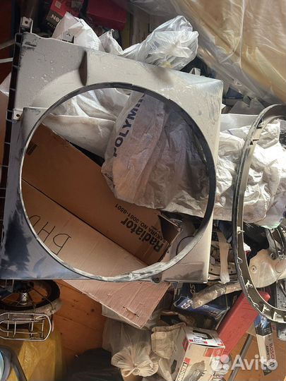 Дифузор радиатора Tayota Land Cruiser Prado 120